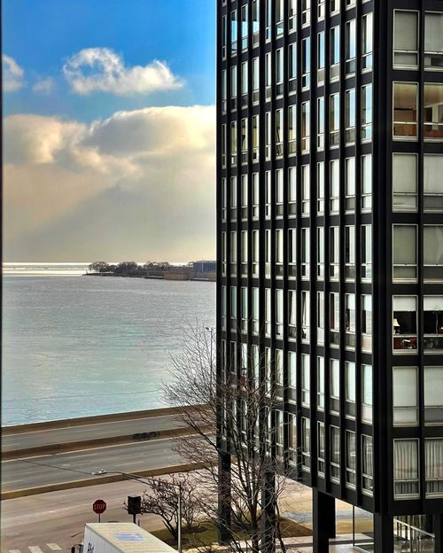 25h-880 N Lake Shore Dr, Chicago, IL, 60611-1710 | Card Image
