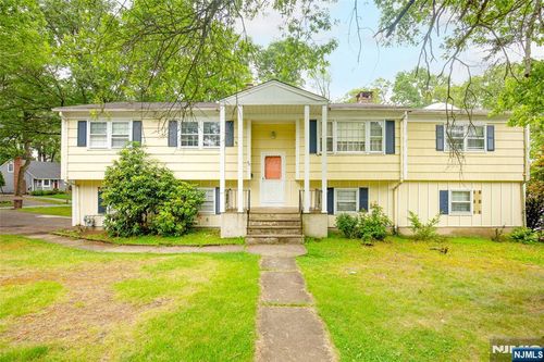 46 5th St, Midland Park, NJ, 07432-1229 | Card Image