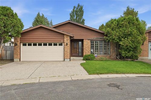 18 Lakeview Pl, Regina, SK, S4S7B5 | Card Image