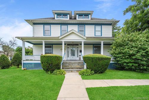 33 Landing Rd, Glen Cove, NY, 11542-2443 | Card Image