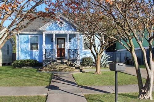 5519 Baccich St, New Orleans, LA, 70122-6327 | Card Image