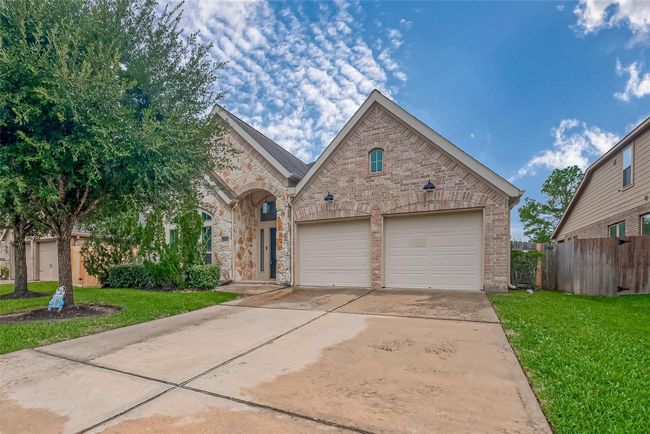 2323 Lost Bridge Ln, House other with 4 bedrooms, 3 bathrooms and 2 parking in Pearland TX | Image 4