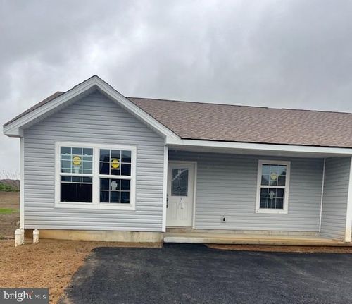 104 Pacific Ave, MILROY, PA, 17063-8812 | Card Image