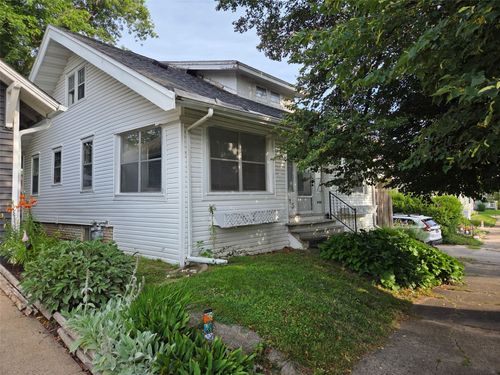 373 21st St Se, Cedar Rapids, IA, 52403-2842 | Card Image