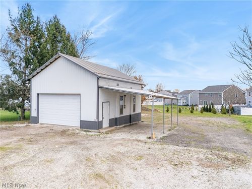 9865 Cleveland Ave Nw, Uniontown, OH, 44685-6850 | Card Image