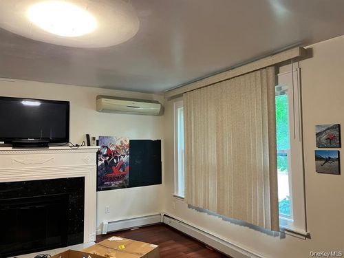 21 Nassau Rd, Great Neck, NY, 11021-4047 | Card Image