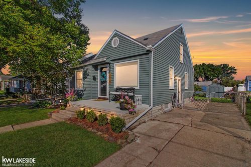 2013 E 4th St, Royal Oak, MI, 48067-3919 | Card Image