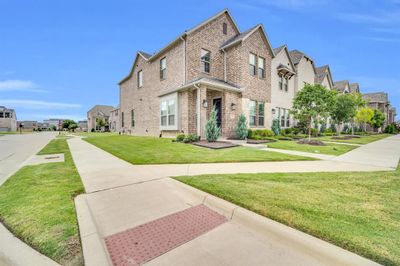 1498 Weston Road, Townhouse with 3 bedrooms, 2 bathrooms and null parking in Farmers Branch TX | Image 2