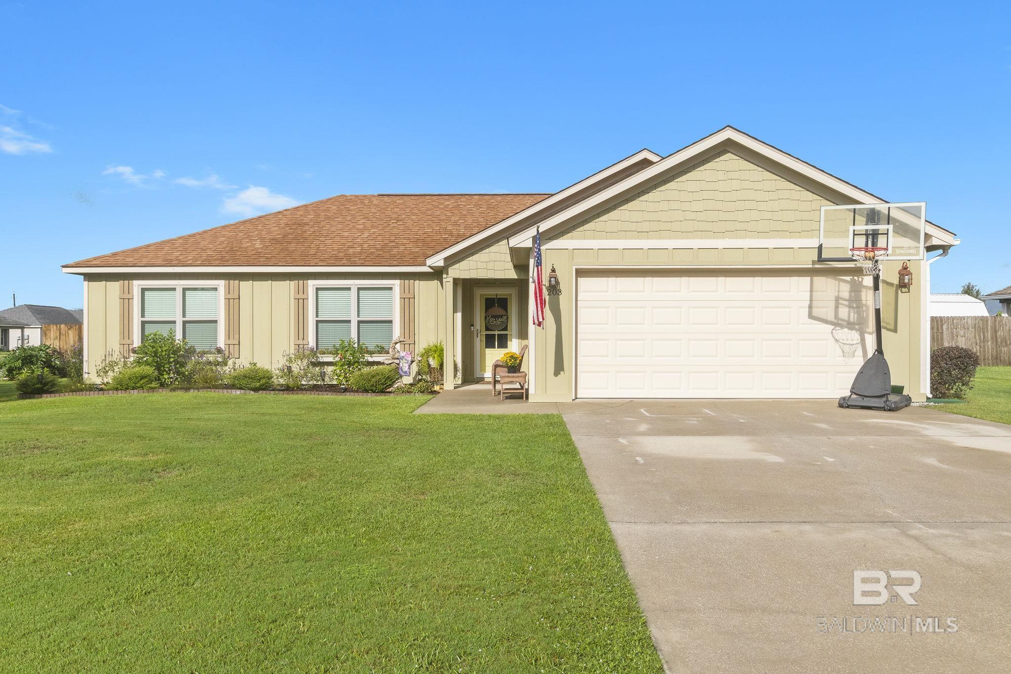 Lakefront Cir, Summerdale, AL 36580