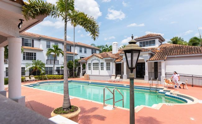 APT-1711 - 735 Sw 148 Th Ave, Condo with 2 bedrooms, 1 bathrooms and null parking in Davie FL | Image 25