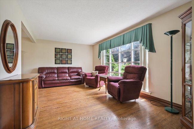 12 Eldon Crt, House other with 3 bedrooms, 2 bathrooms and 4 parking in Brampton ON | Image 6