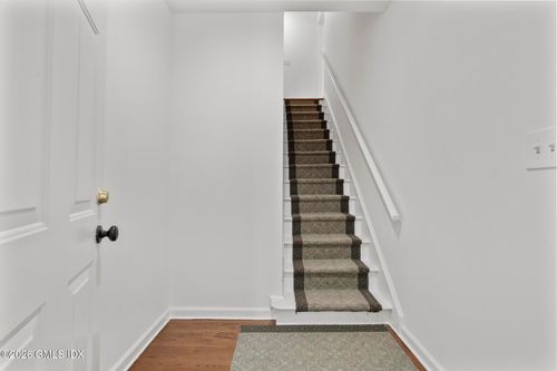 2-134 River Road Ext, Cos Cob, CT, 06807-2540 | Card Image