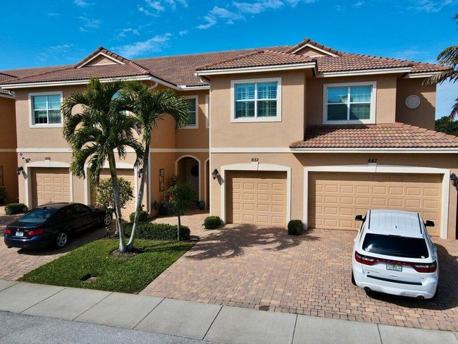 651 Sw Glen Crest Way, Condo with 3 bedrooms, 3 bathrooms and null parking in Stuart FL | Image 63