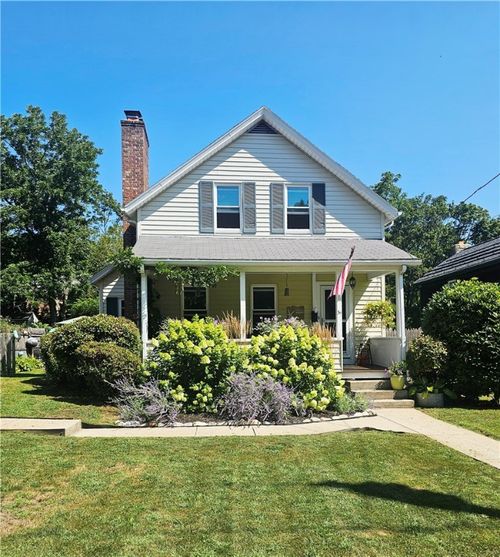 31 Winter St, South Kingstown, RI, 02879-3414 | Card Image