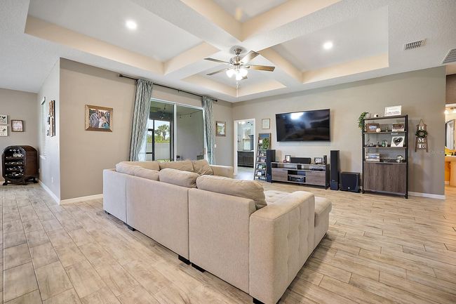 13401 Lake Yale View Loop, House other with 4 bedrooms, 3 bathrooms and null parking in GRAND ISLAND FL | Image 12