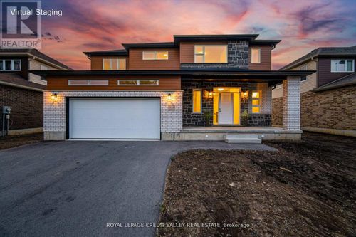 222 St George St, Mitchell, ON, N0K1N0 | Card Image