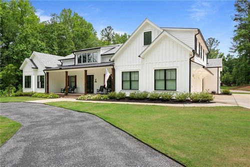 1230 Blalock Lakes Dr, Newnan, GA, 30263-5404 | Card Image