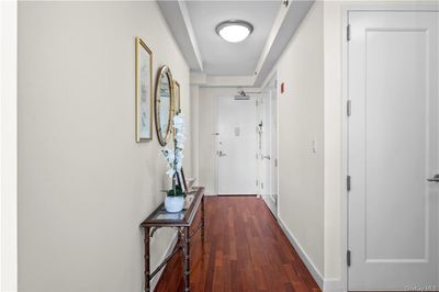 Lovely entrance foyer | Image 2