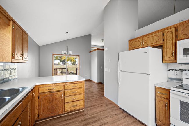 4-web-or-mls-8818-douglas-dr-n.jpg | Image 34