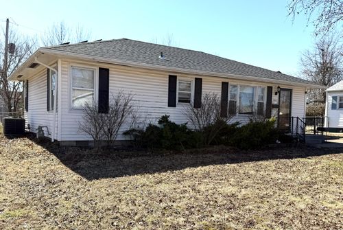 940 Hazel Pl, Mexico, MO, 65265-2223 | Card Image