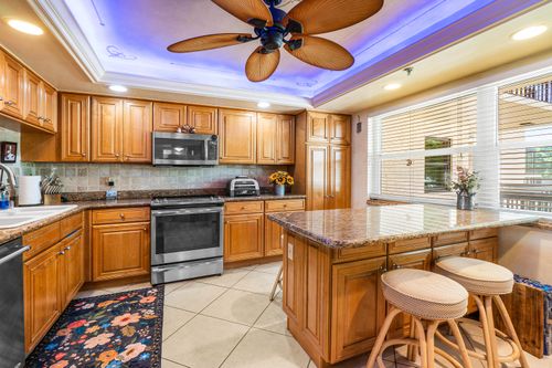 205-374 Golfview Rd, North Palm Beach, FL, 33408-3528 | Card Image