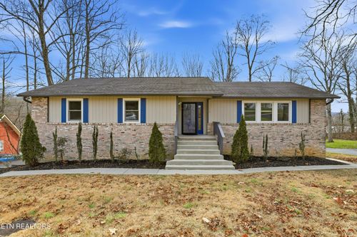 110 Hendrix Dr, Oak Ridge, TN, 37830-7923 | Card Image