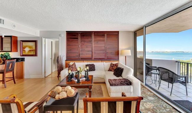 APT-1-905 - 4200 N Ocean Dr, Condo with 2 bedrooms, 2 bathrooms and null parking in Riviera Beach FL | Image 8