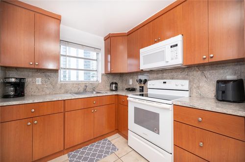 5d-500 Ne 26th St, Miami, FL, 33137-5202 | Card Image