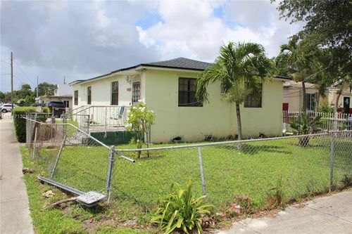 5940 Nw 21st Ave, Miami, FL, 33142-7833 | Card Image