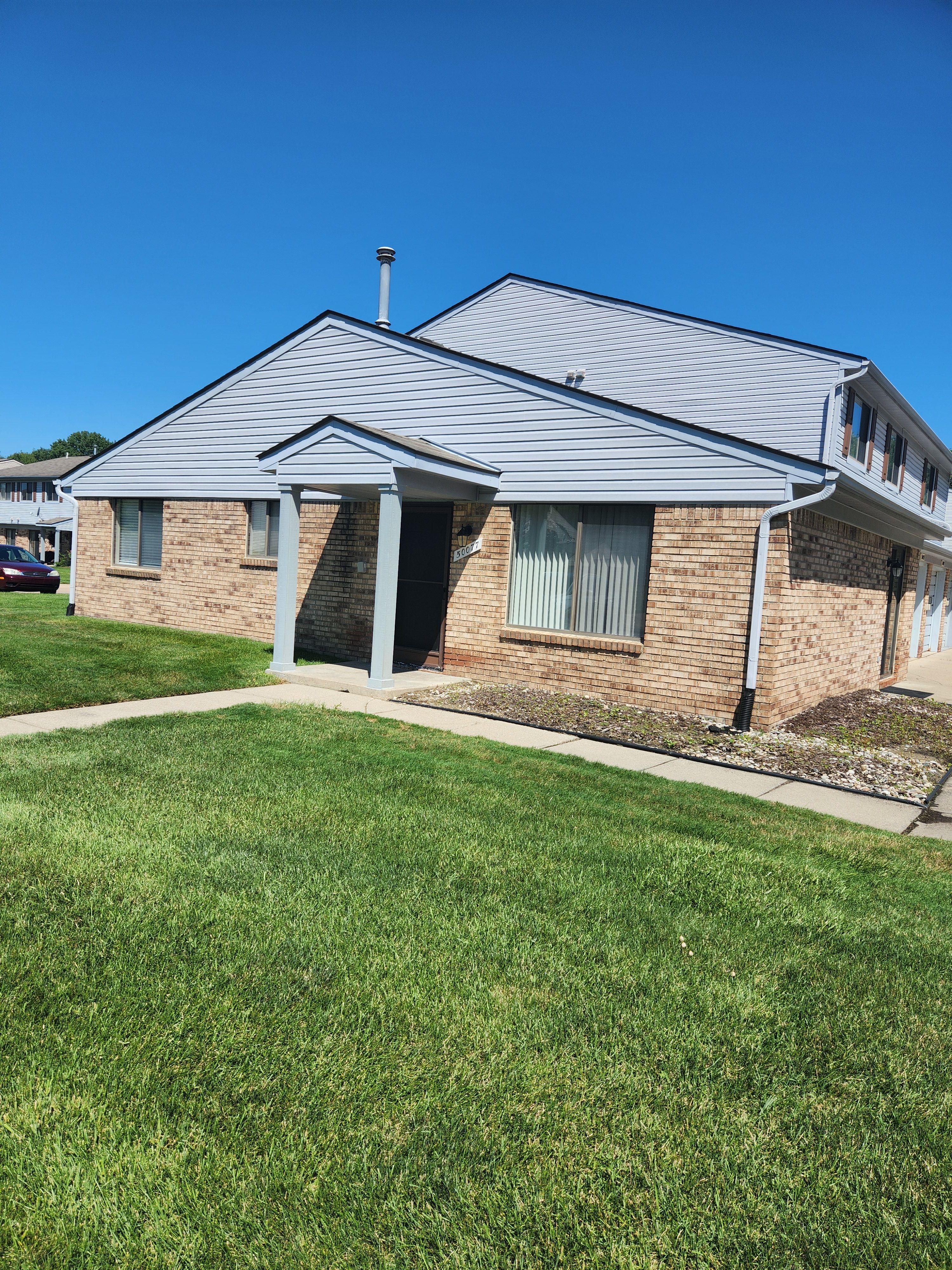 Jimmy Ct, Chesterfield, MI 48047