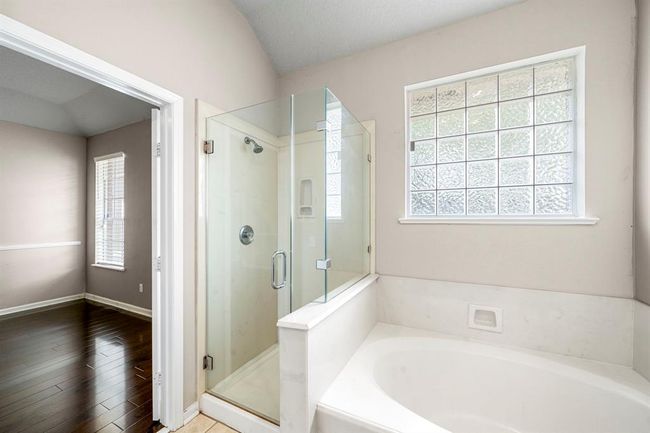Unwind in the soak in tub | Image 25