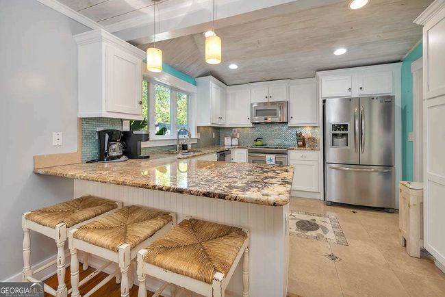 1129 College St, House other with 2 bedrooms, 2 bathrooms and 3 parking in Saint Simons Is GA | Image 4