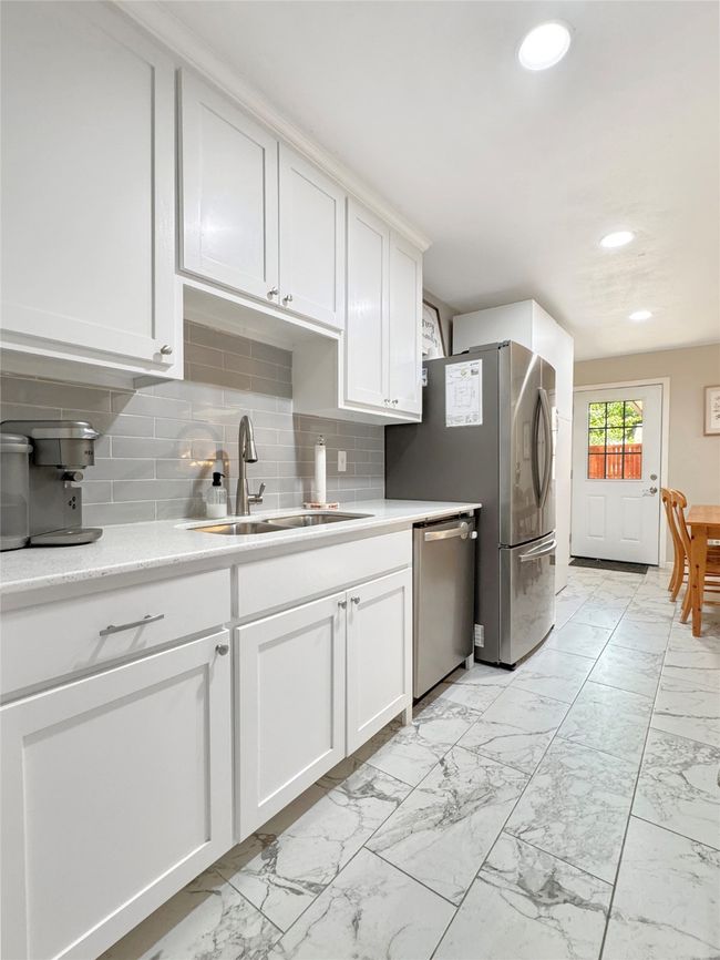 900 Shenandoah Dr, House other with 4 bedrooms, 2 bathrooms and null parking in Plano TX | Image 4