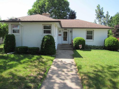 2007 17th Avenue, Menominee, MI, 49858 | Card Image