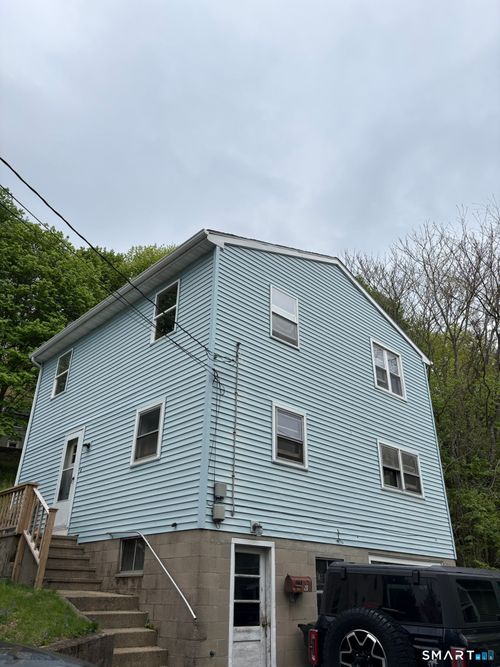 20 Whitaker Ave, Norwich, CT, 06360-6918 | Card Image