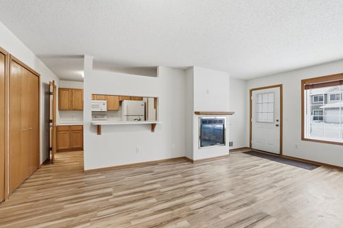 677 Mariner Way, Woodbury, MN, 55129-8583 | Card Image