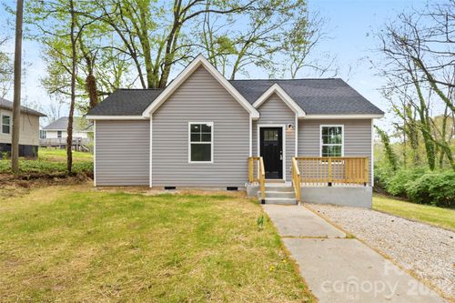 902 W 6th Ave, Gastonia, NC, 28052-3960 | Card Image