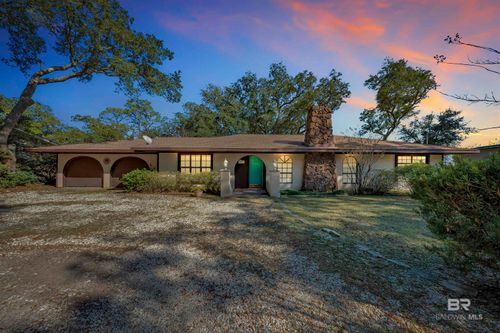9462 Bay View Dr, Lillian, AL, 36549-5538 | Card Image