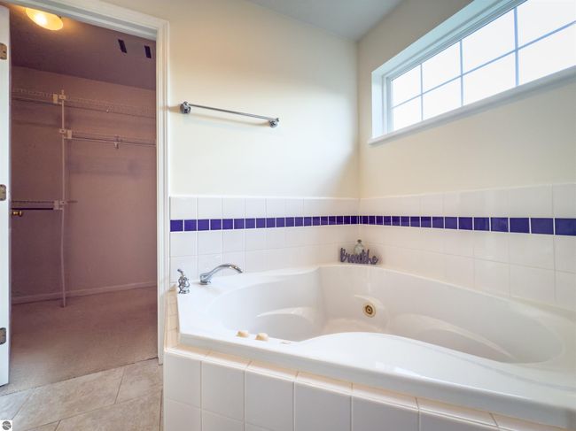 318 Red Maple Ln, House other with 3 bedrooms, 3 bathrooms and null parking in Shepherd MI | Image 24