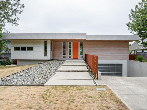 3921 Hobbs St, Saanich, BC, V8N4C8 | Card Image