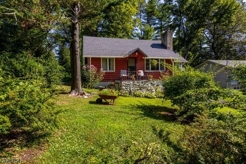 106 Spruce Ln, Highland Lakes, NJ, 07422-1907 | Card Image