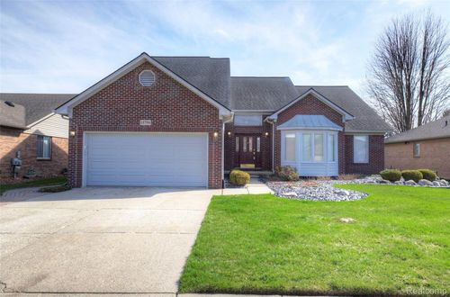 15756 Lamont Dr, Macomb, MI, 48042-5727 | Card Image