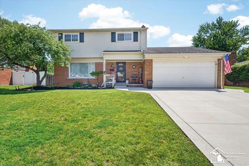 15517 Susan St, Southgate, MI, 48195-2918 | Card Image