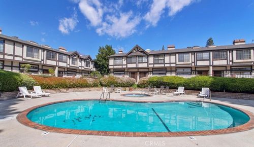 301-20737 Roscoe Blvd, Winnetka, CA, 91306-1452 | Card Image