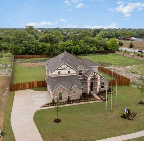 140 Crystal Lake Ln, Red Oak, TX, 75154-2914 | Card Image