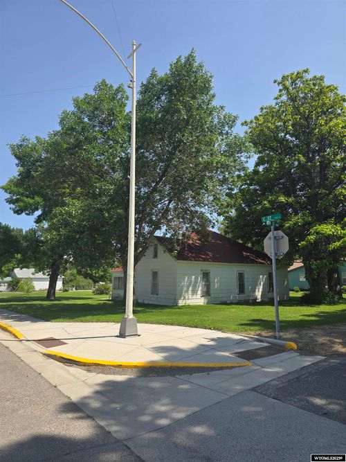 717 W C St, Basin, WY, 82410-5053 | Card Image