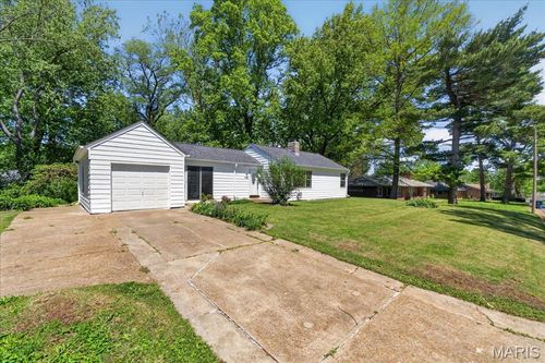 8819 May Ave, Jennings, MO, 63136-3813 | Card Image