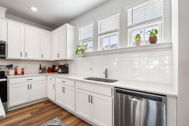 582 McLernon Trace-Kitchen-4 | Image 9