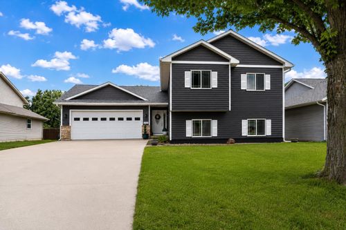 109 Cougar Dr, Mankato, MN, 56001-8655 | Card Image