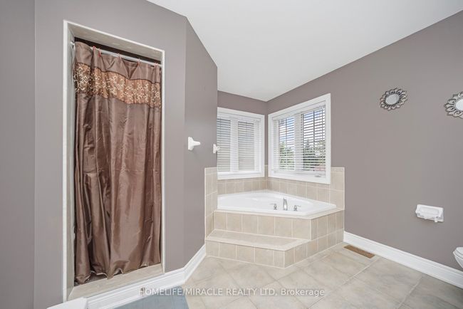 2 Roycrest St, House other with 7 bedrooms, 4 bathrooms and 4 parking in Brampton ON | Image 27